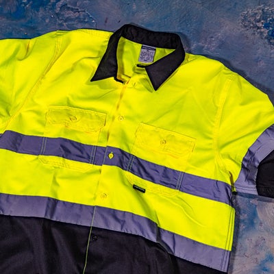 https://cdn.gorilladash.com/images/media/16019135/fully-promoted-usa-mm-1224-safety-wear-staged-5-square-67696d65e2ab3.jpg?auto=webp&crop=1%3A1%2Csmart&width=400