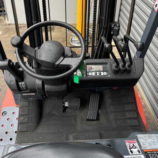 Used Toyota Electric Forklift #2094