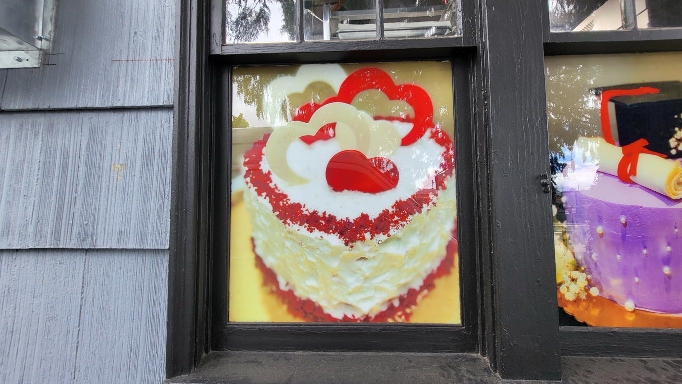 Custom Signs - Window Graphics that Grabs Your Appetite - Chatpata, Redmond, WA