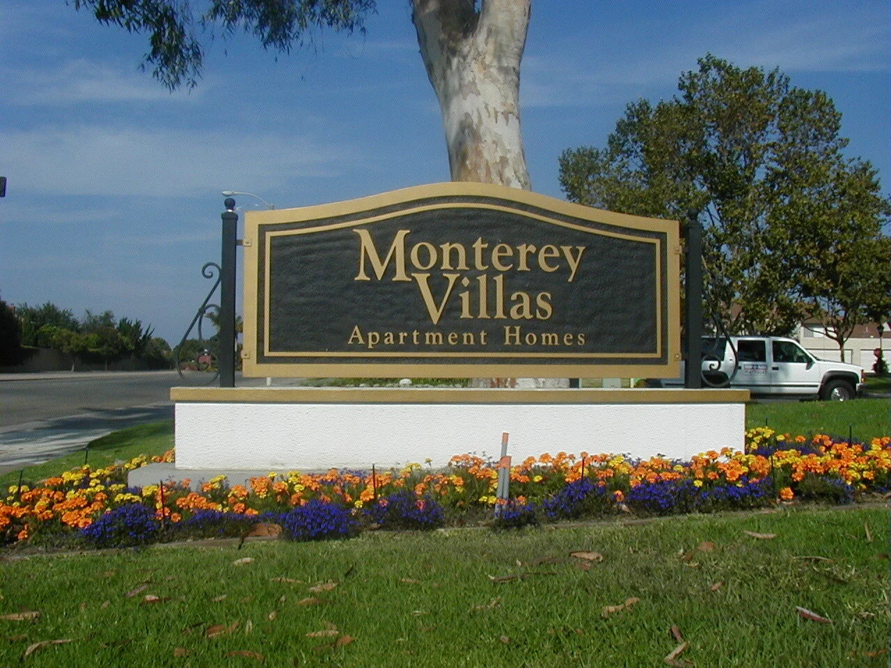 Custom Outdoor Signs for Business