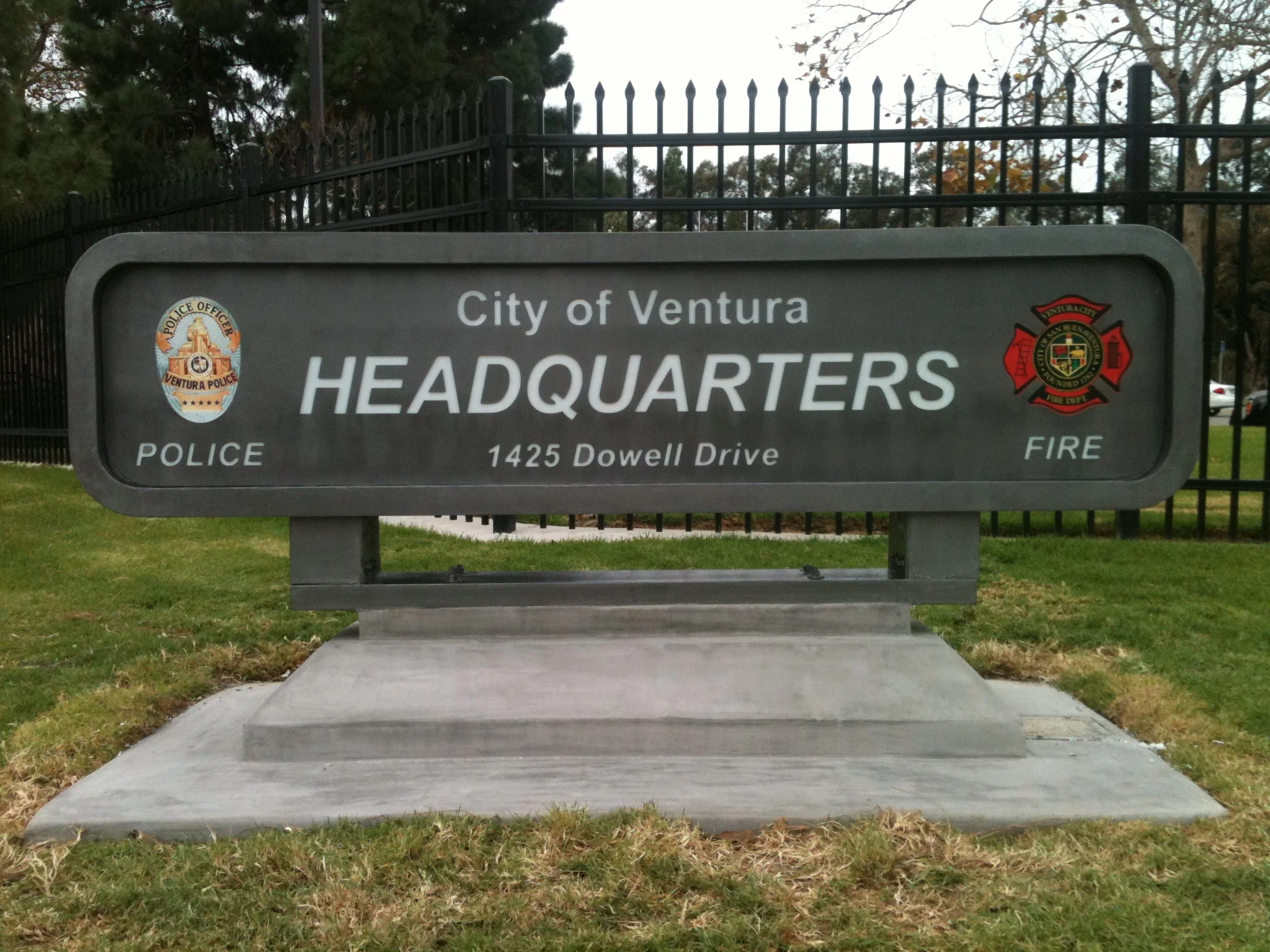 Custom Outdoor Signs for Business