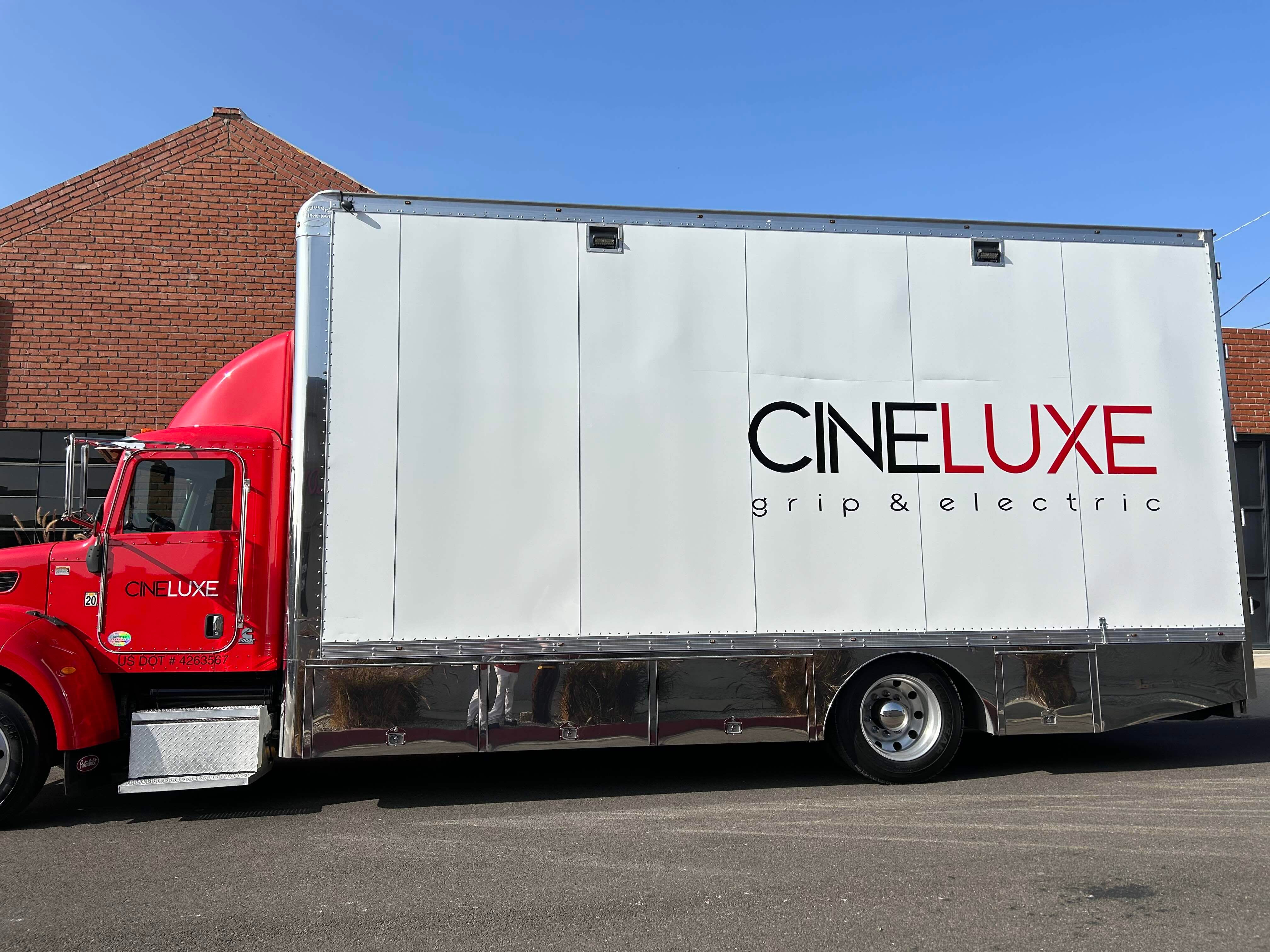 Big Decals for Trucks – Powerful Branding on the Road! 