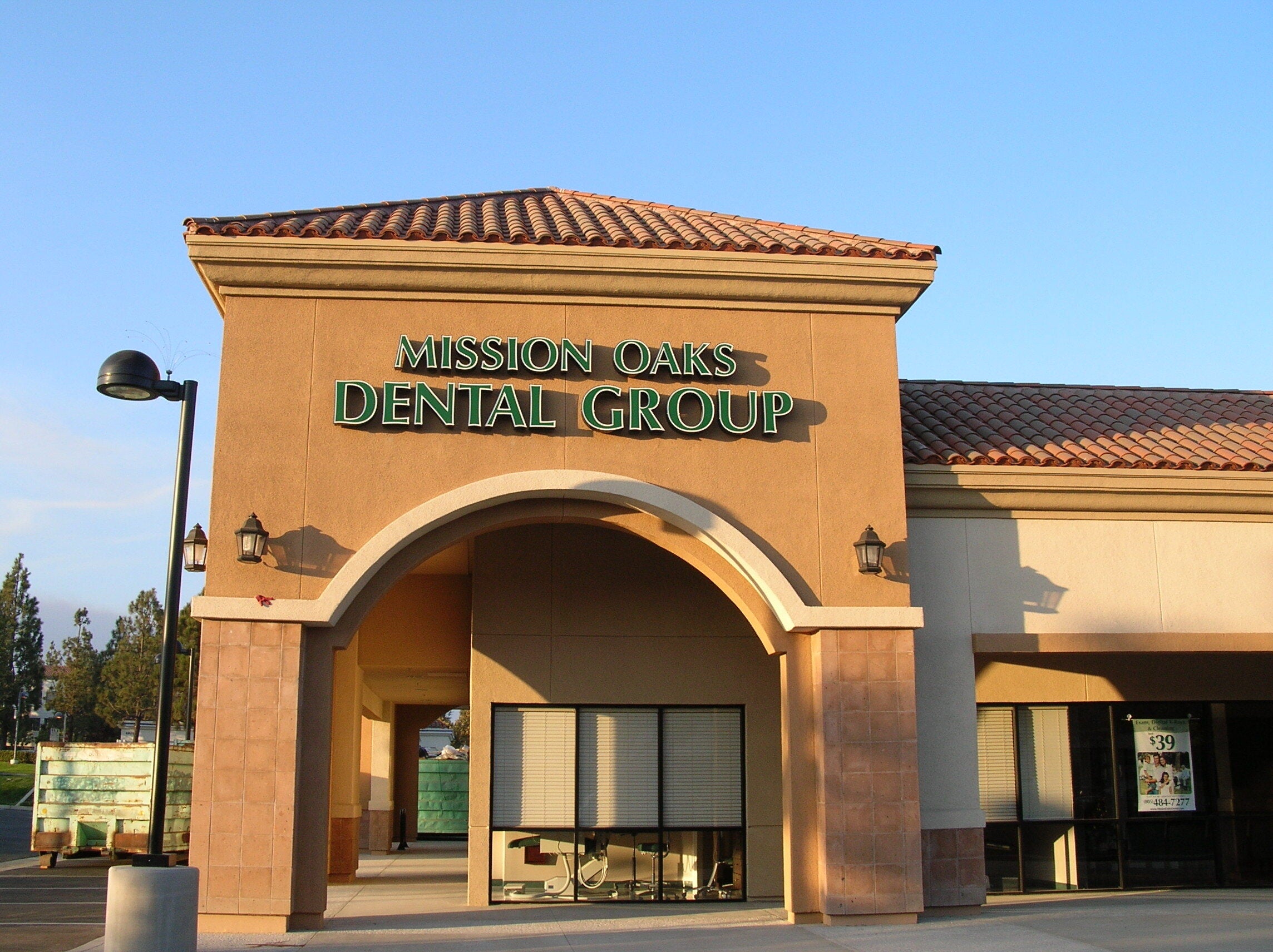 Building & Commercial Signs