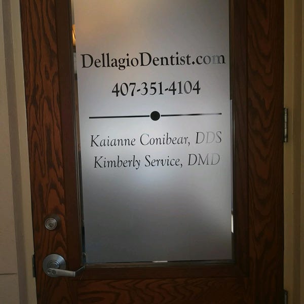 N-20672 - Dellagiodentist.com - Black Letter Vinyl