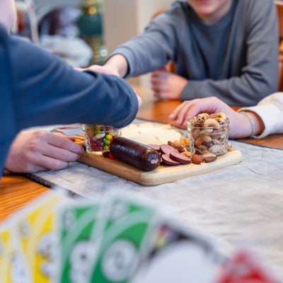 https://cdn.gorilladash.com/images/media/16056981/fully-promoted-usa-mm-1224-client-employee-food-gifts-engraved-board-4-square-677be2c42c17d.jpg?auto=webp&crop=1%3A1%2Csmart&width=400