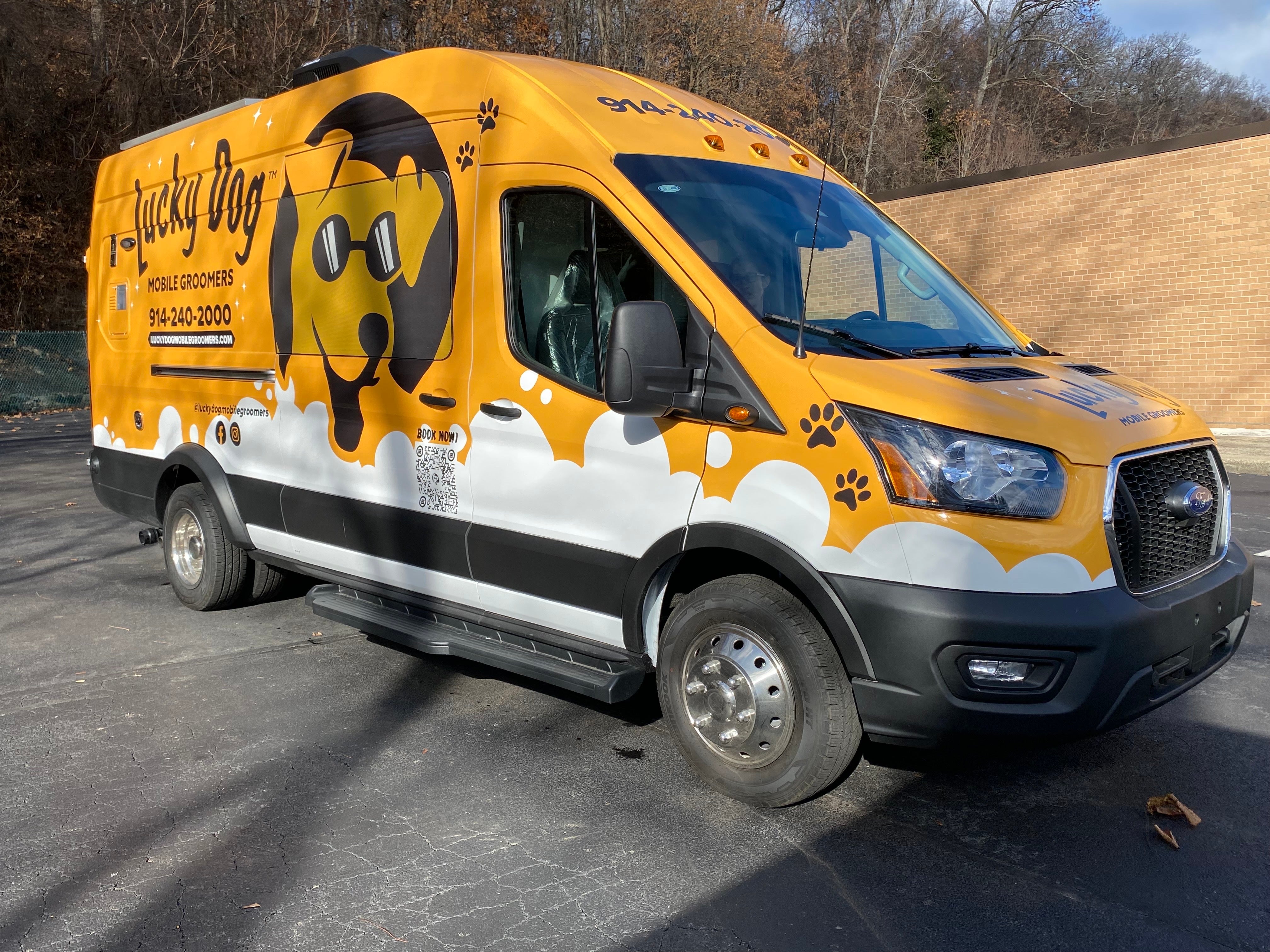 Vehicle wrap for Lucky Dog Grooming in White Plains, Bronxville, Scarsdale, Hartsdale, Yonkers, New Rochelle, Mamaroneck, Rye.