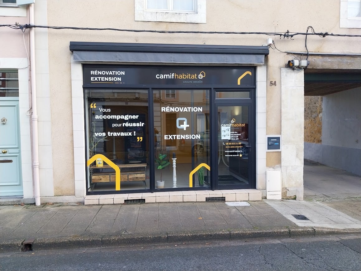 Marquage de Vitrine et Enseigne Drapeau pour Camif Habitat