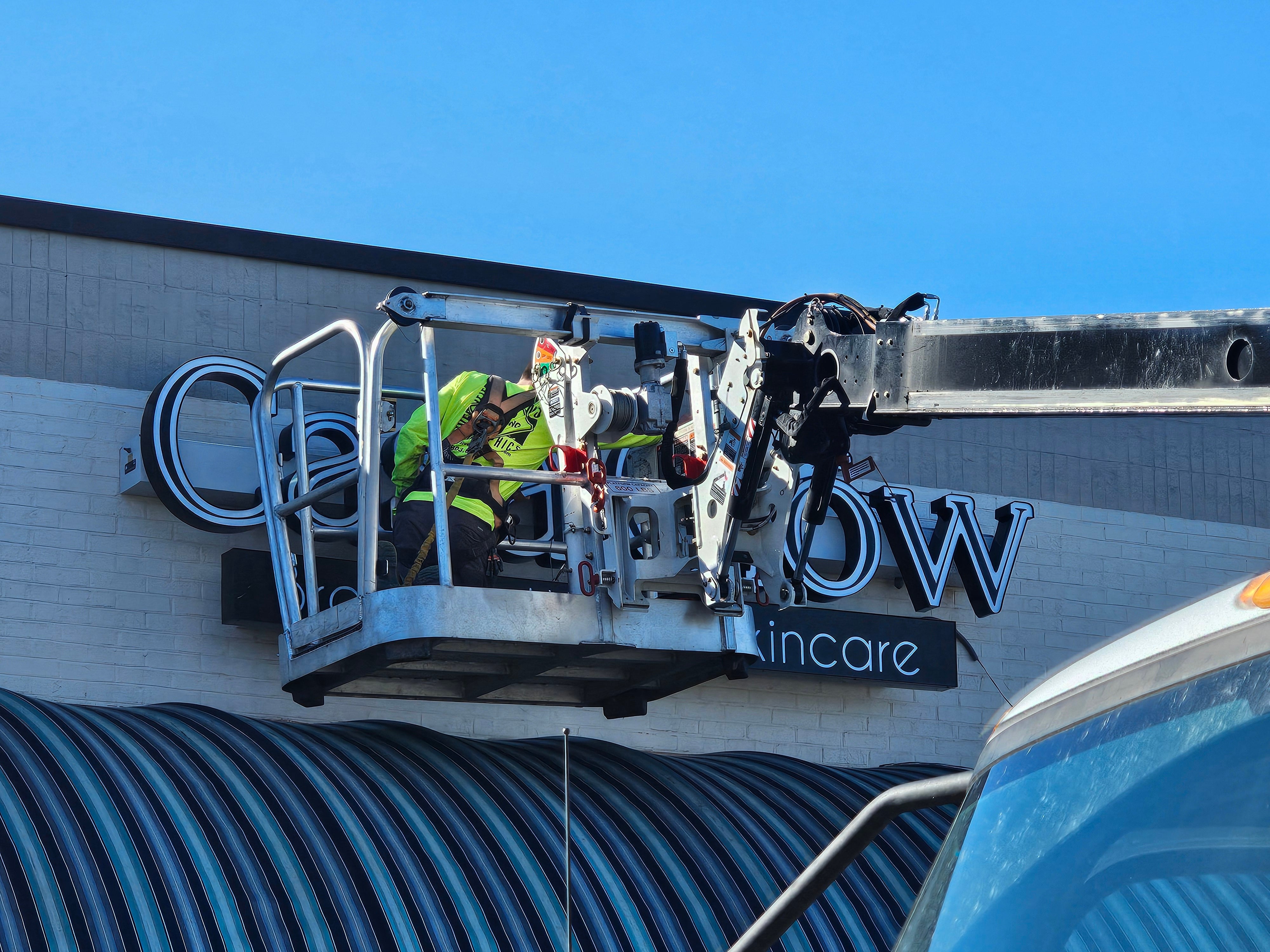 Let's install your new sign today