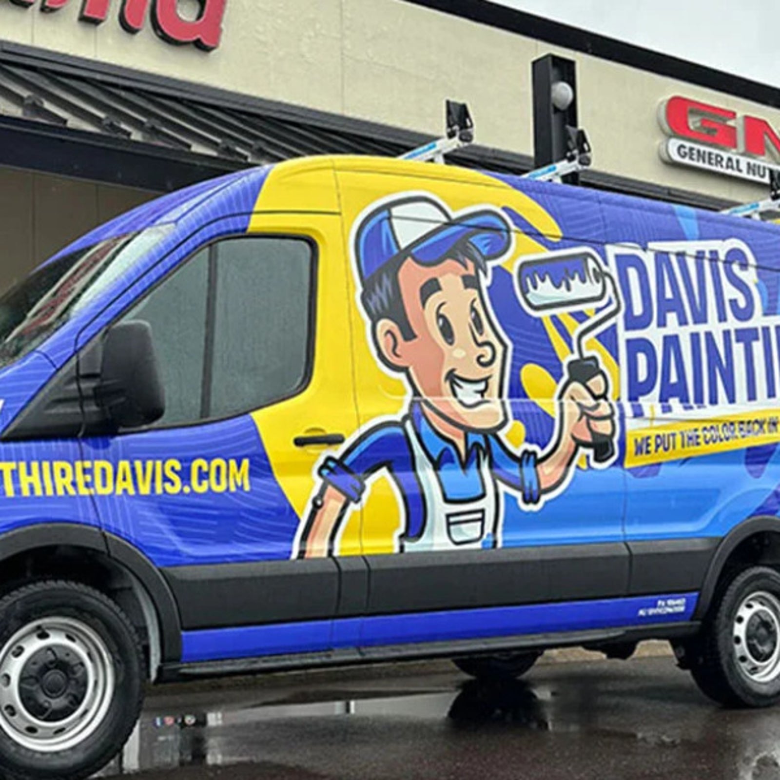 Driving Creative Design – 5 Tips for Eye-Catching Vehicle Graphics