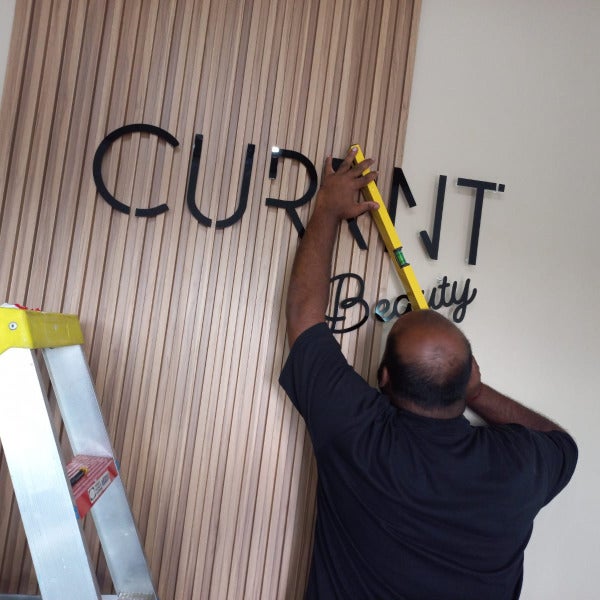 Glam Meets Precision: Currnt Beauty’s Stunning New Signs!