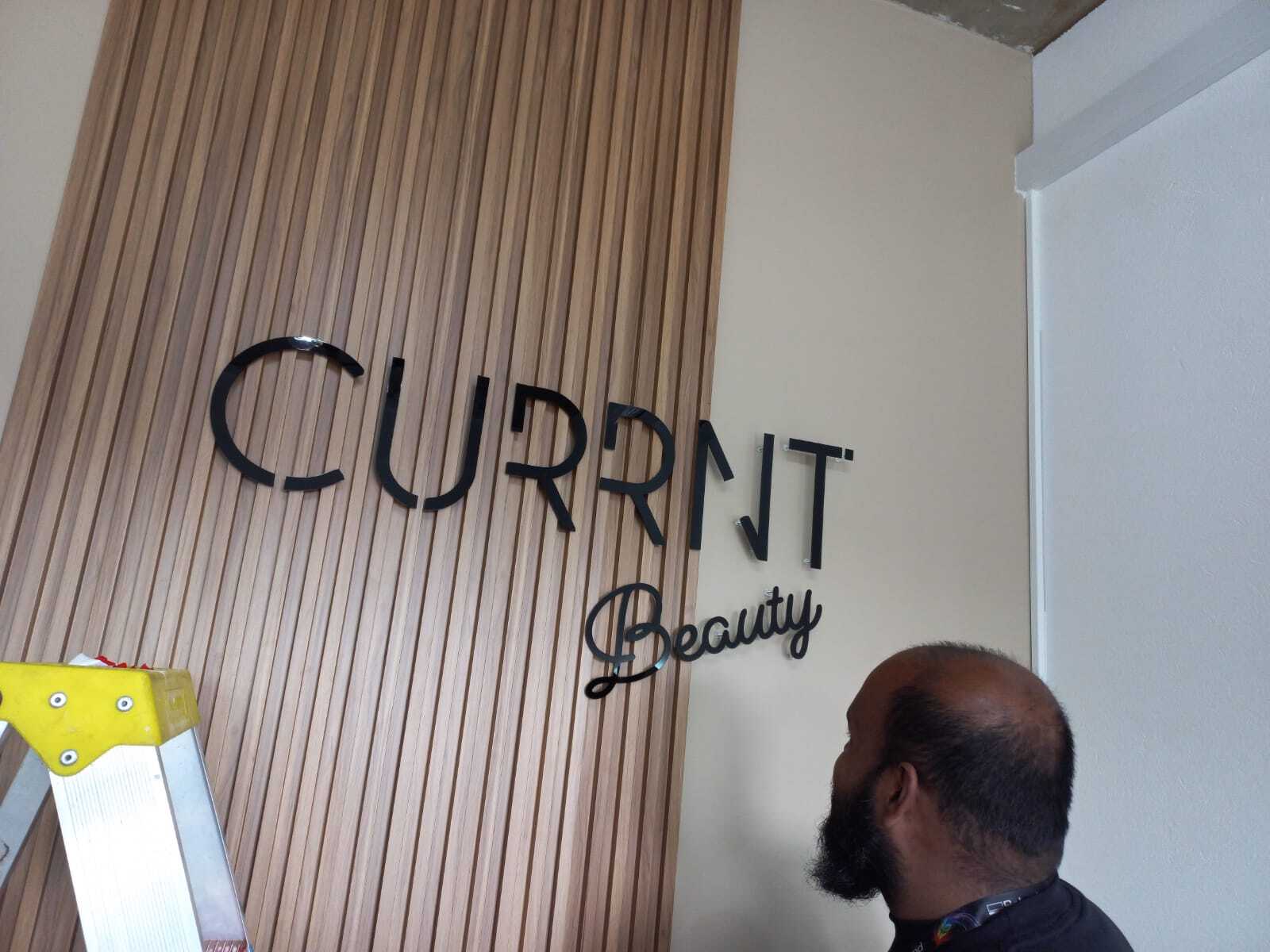  Glam Meets Precision: Currnt Beauty’s Stunning New Signs! 