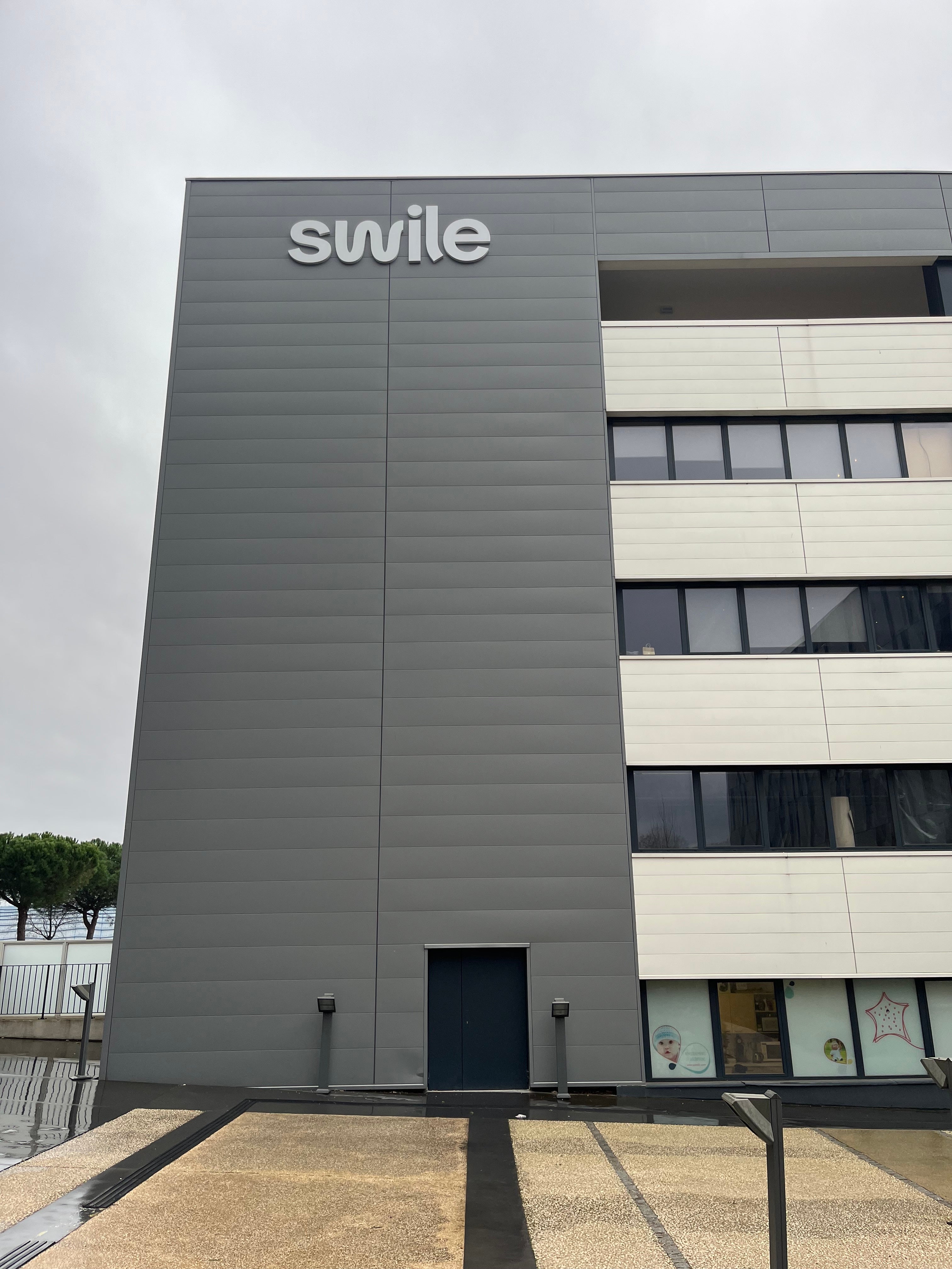 POSE DES ENSEIGNES SWILE A MONTPELLIER ODDYSEUM