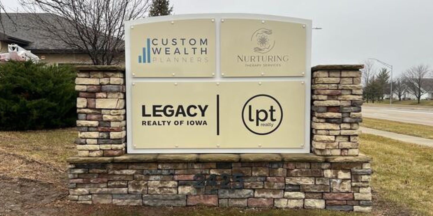 Freestanding & Standalone Signs