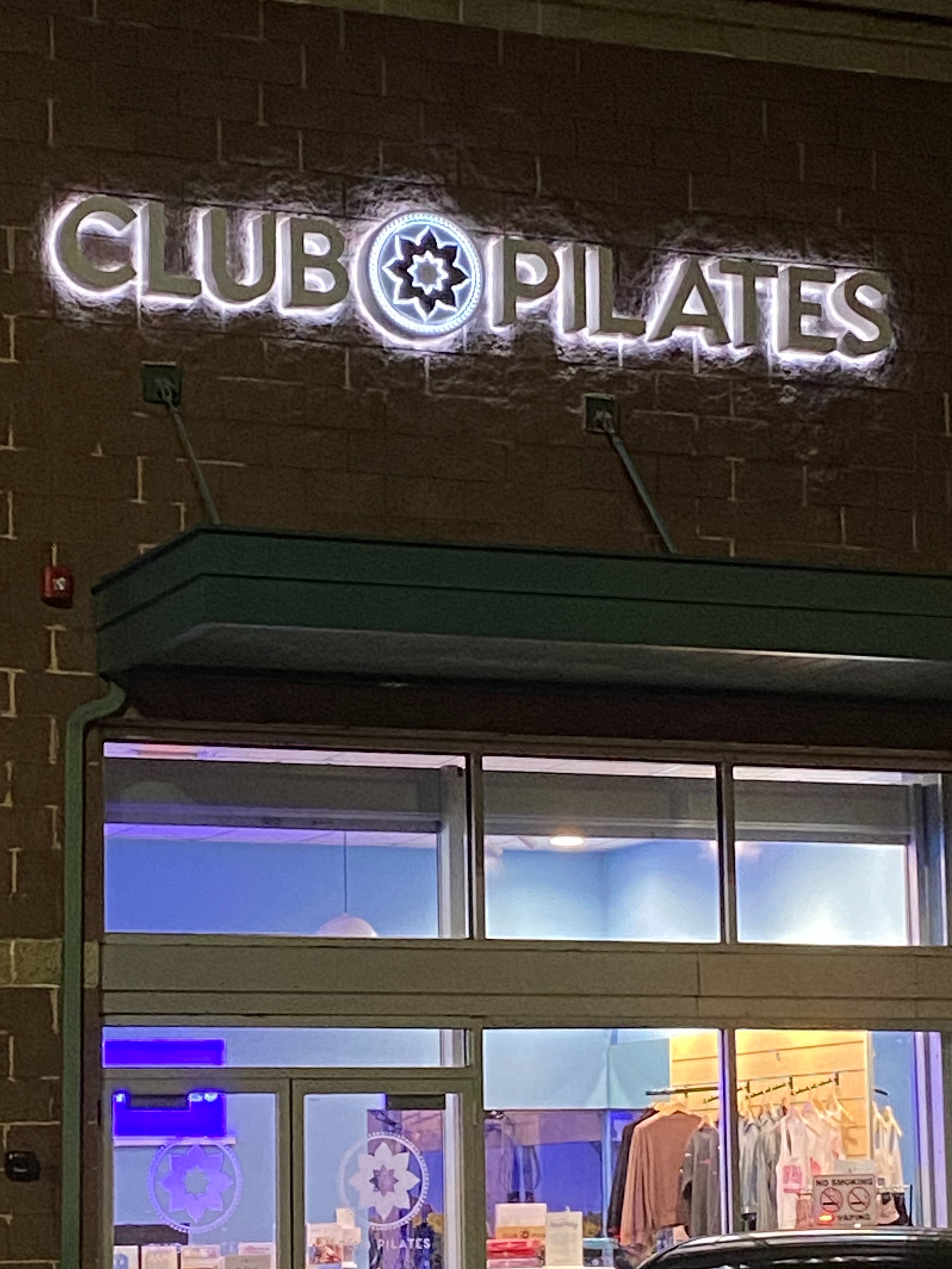 halo lit channel letters for club pilates in pelham manor