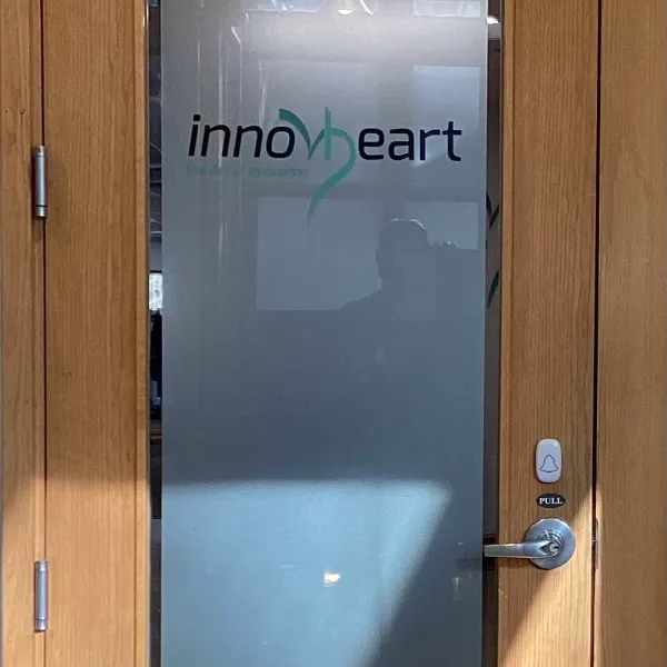 Newton InnovHeart Window Glass graphics frosting