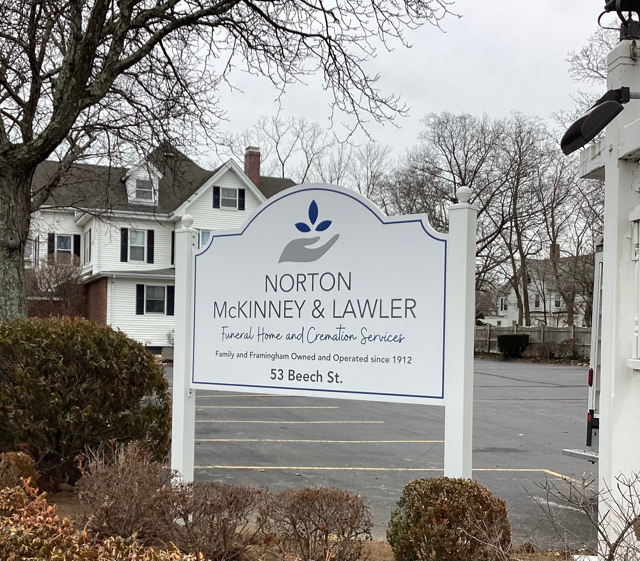 Custom Outdoor Signs for Business