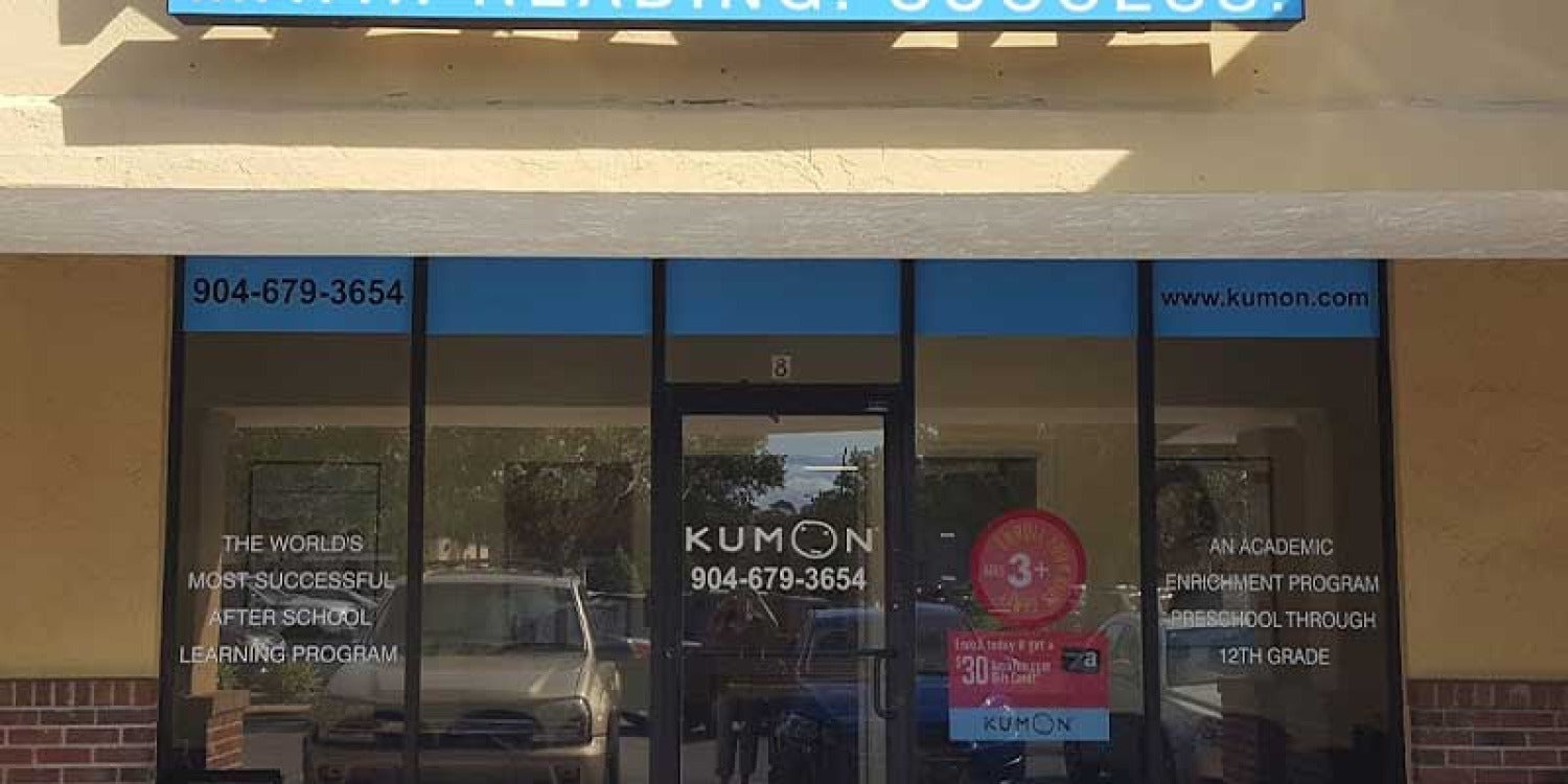 Kumon Math & Reading Center of Jacksonville-Fruit Cove Spreads Literary Love with Massive Book Donation to St. Petersburg School