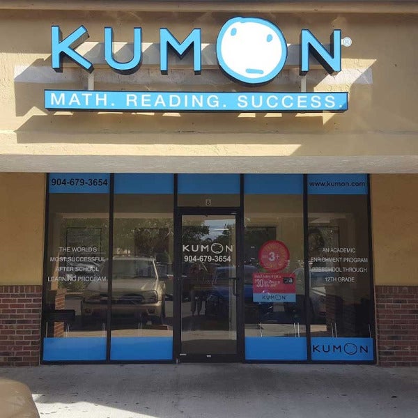 Kumon Math & Reading Center of Jacksonville-Fruit Cove Spreads Literary Love with Massive Book Donation to St. Petersburg School