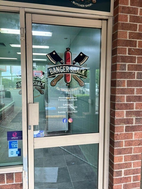 Bangin new signage for this local business.
