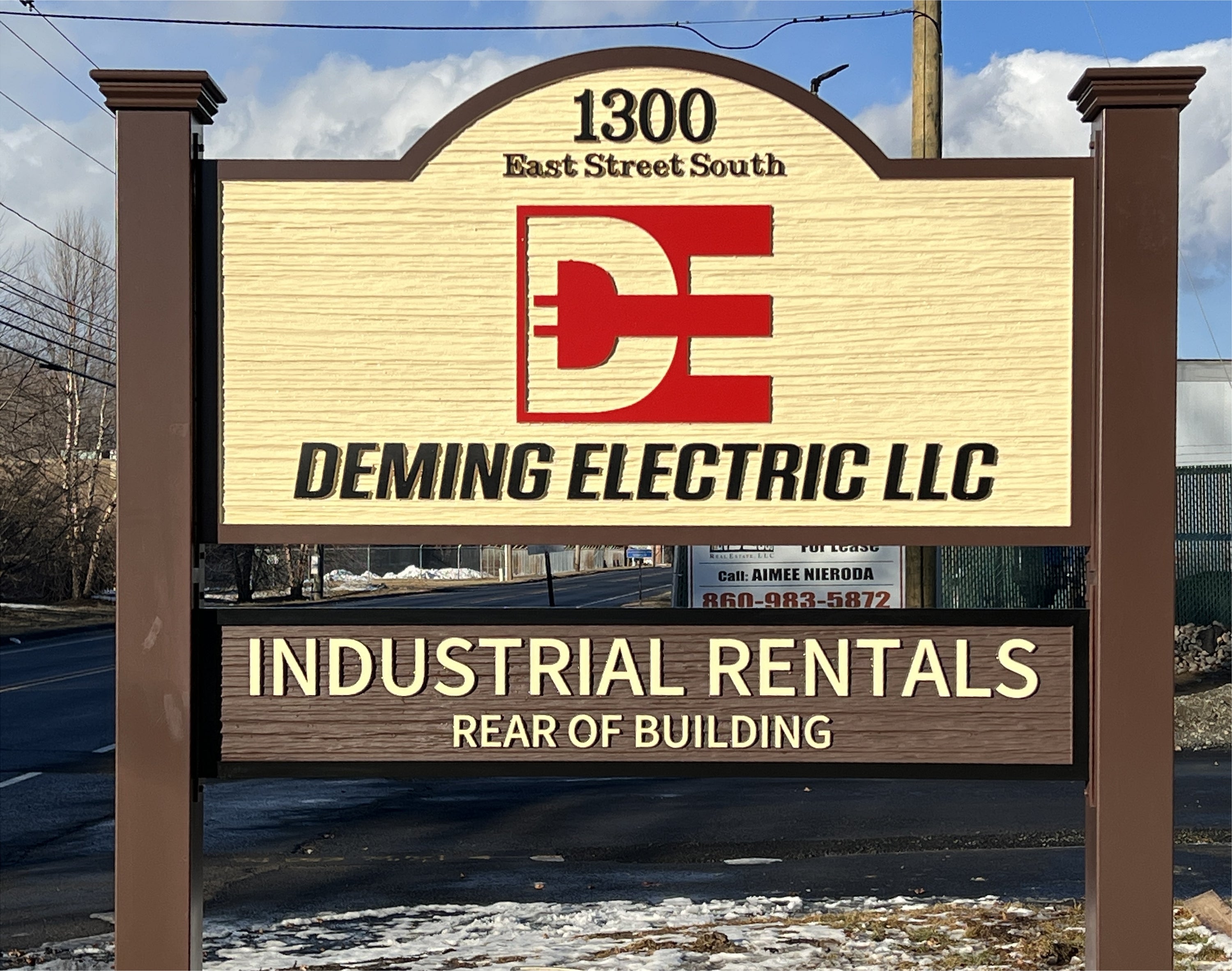 Freestanding & Standalone Signs