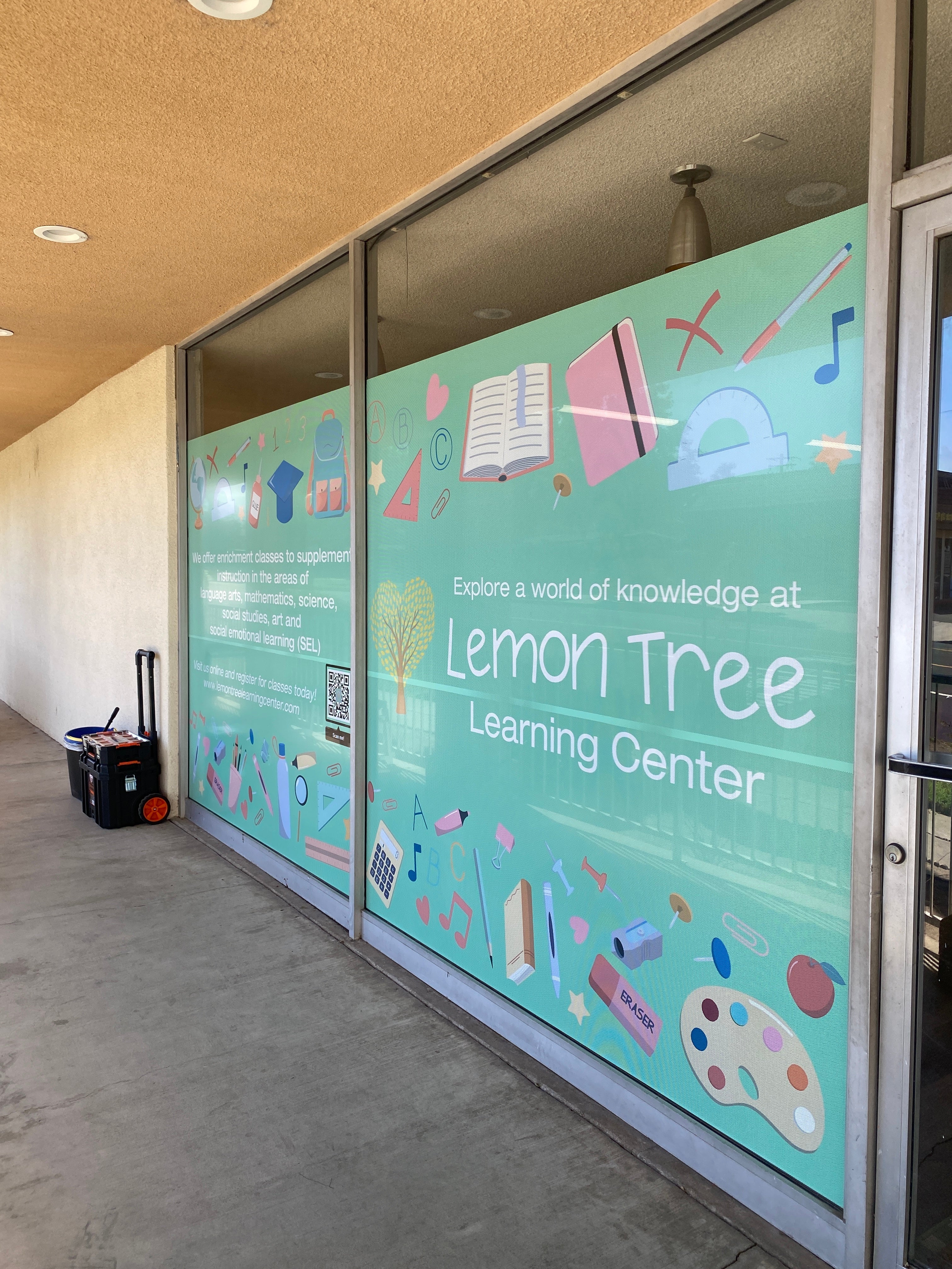 Lemon Tree Window Graphics