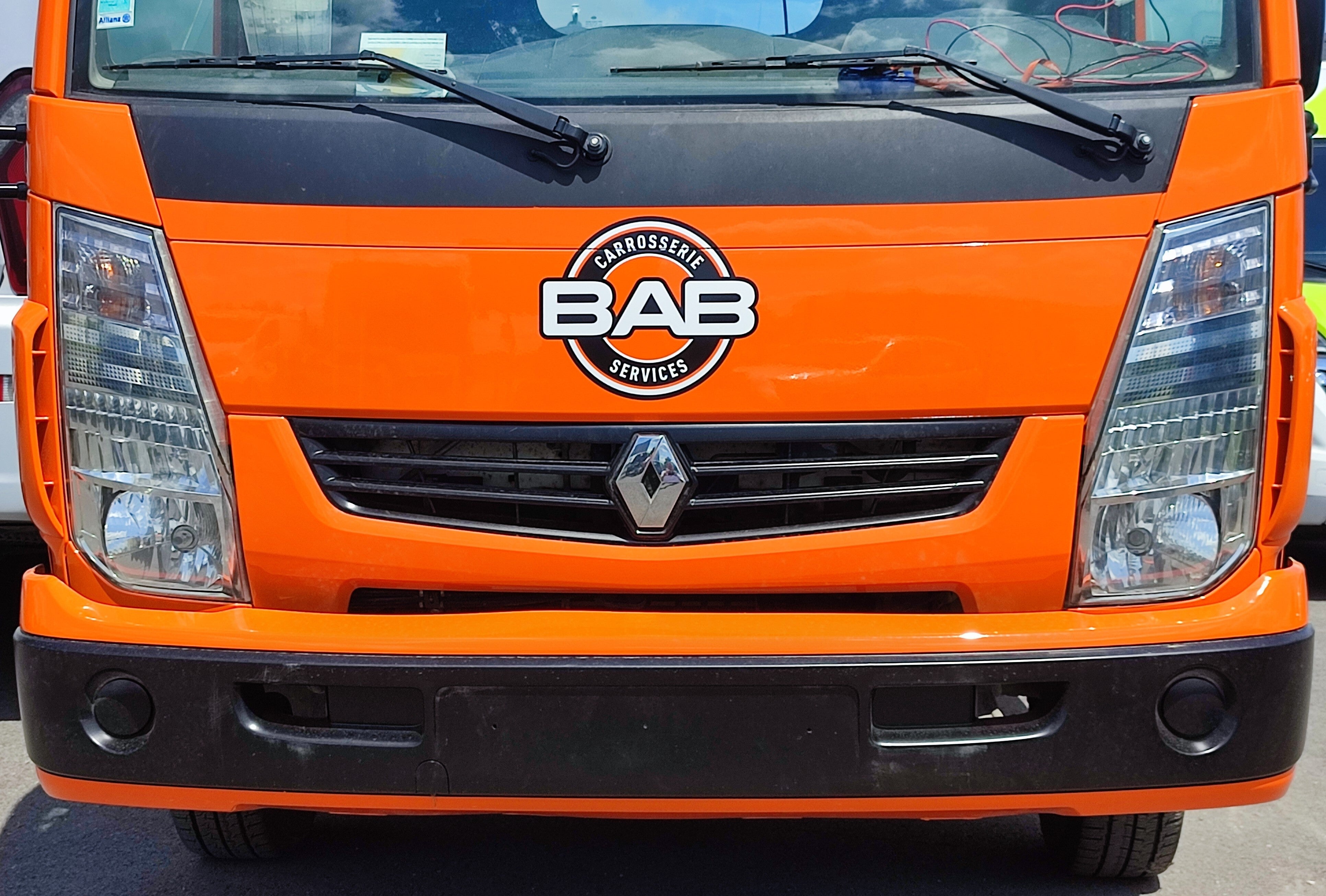 Personnalisation de la dépanneuse de BAB Services par Signarama Reims