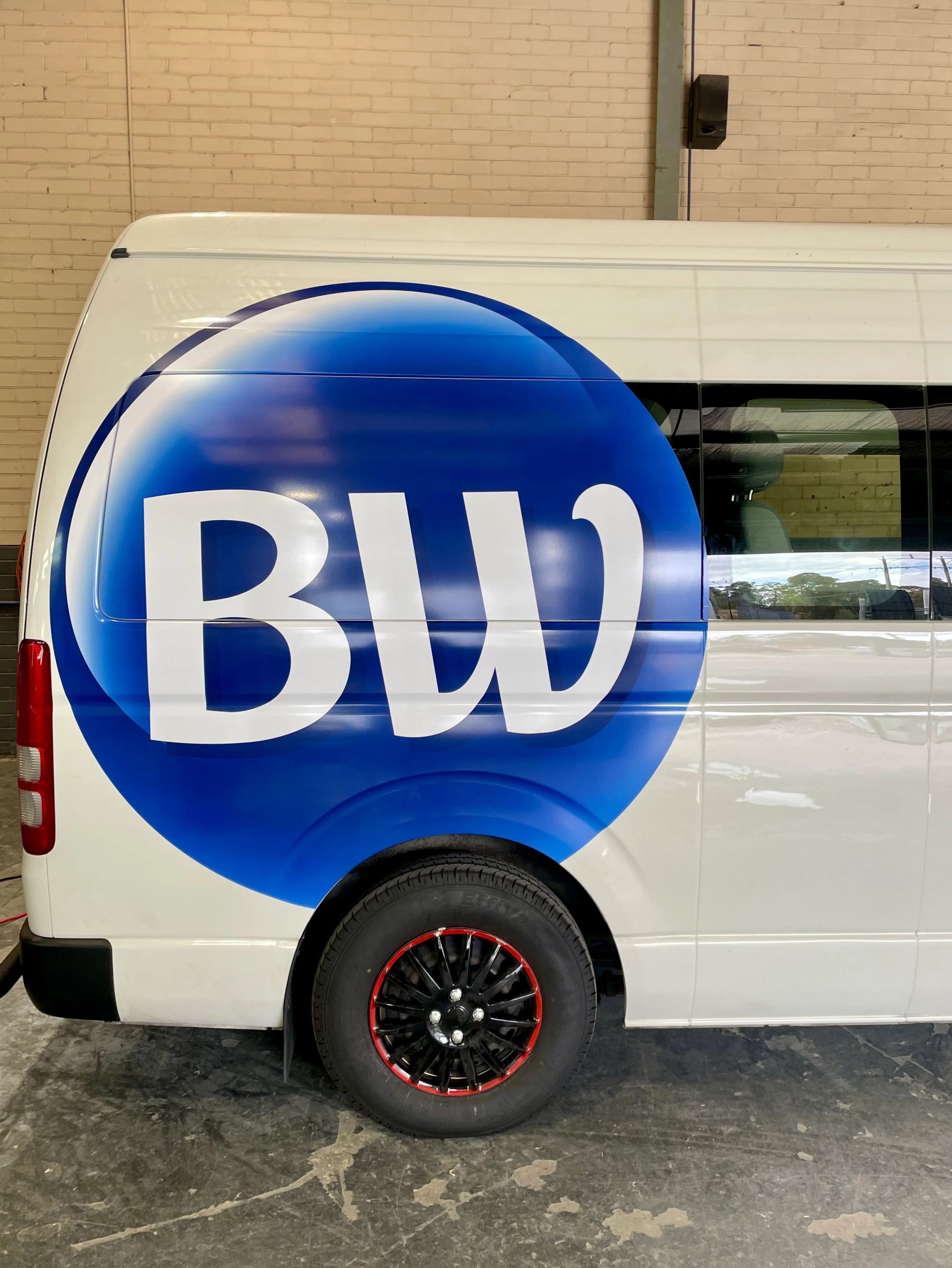 Van Sign - Best Western Hotel & Resorts.