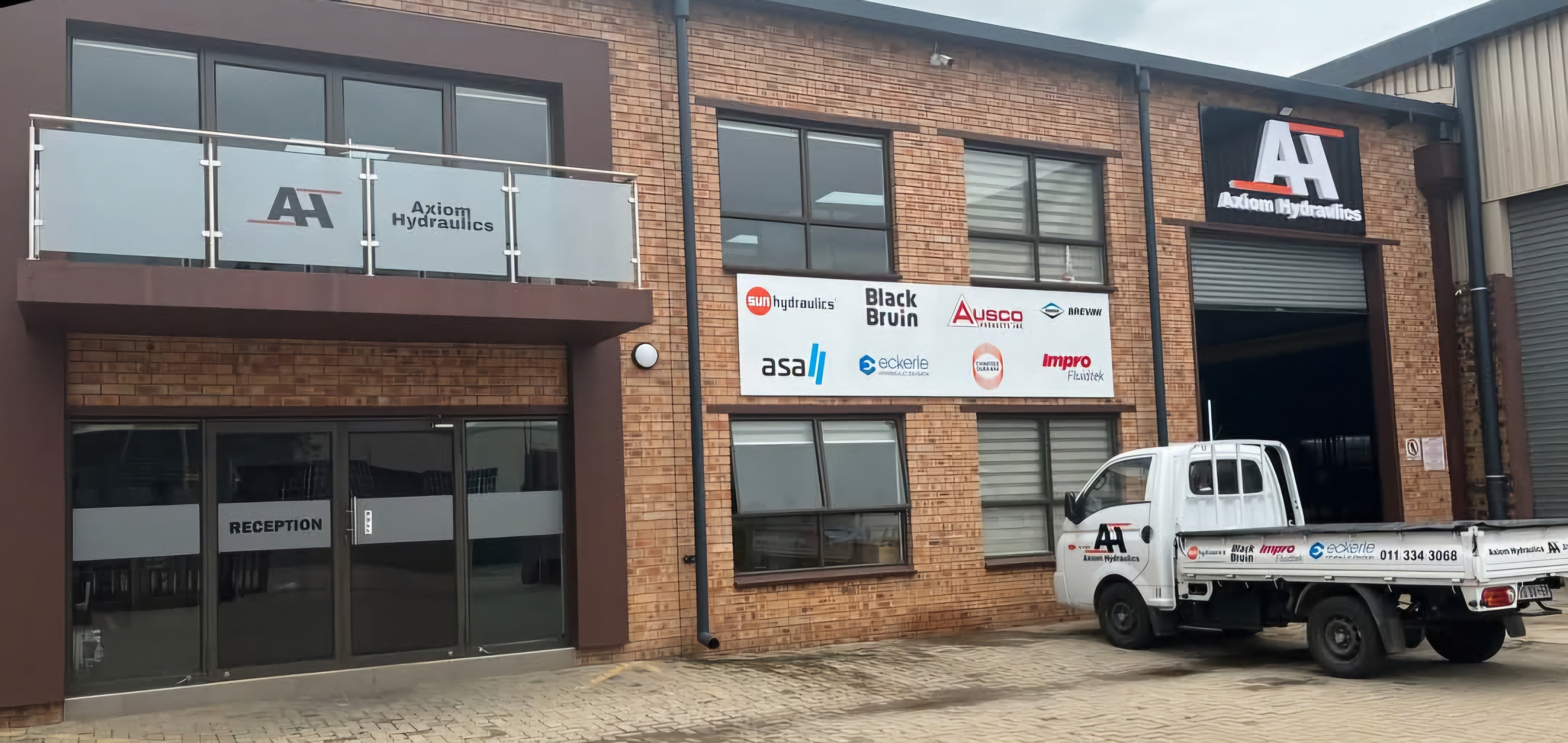 Bold New Signage for Axiom Hydraulics