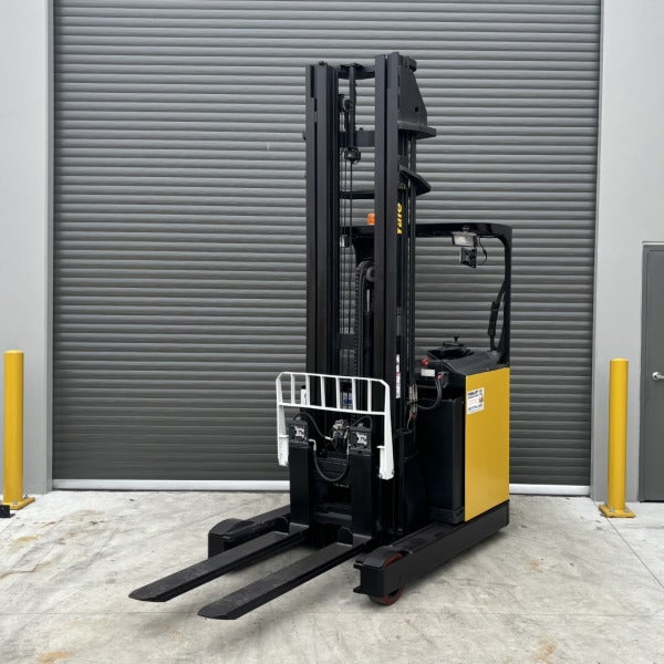 Used Yale Electric Reach Forklift #2211