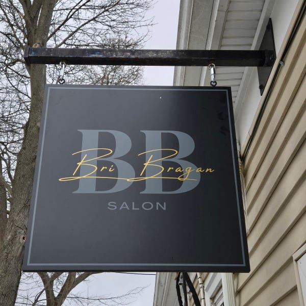 Bri Bragan Blade Sign