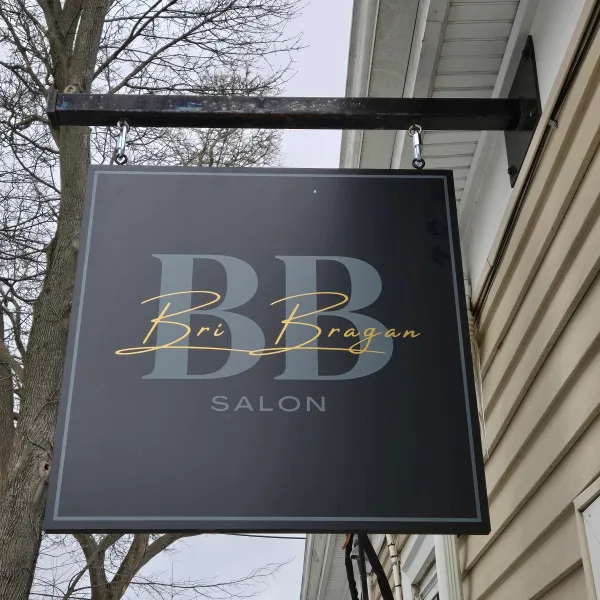 Bri Bragan Blade Sign