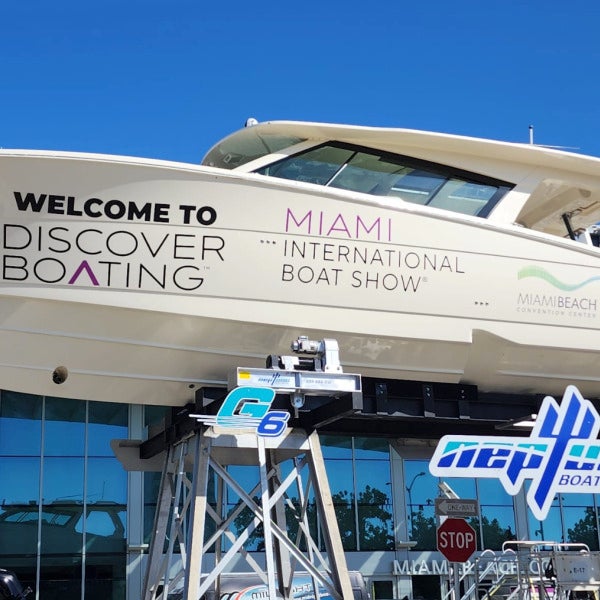 Custom Vinyl Decals Set the Scene for the 2025 Miami Boat Show