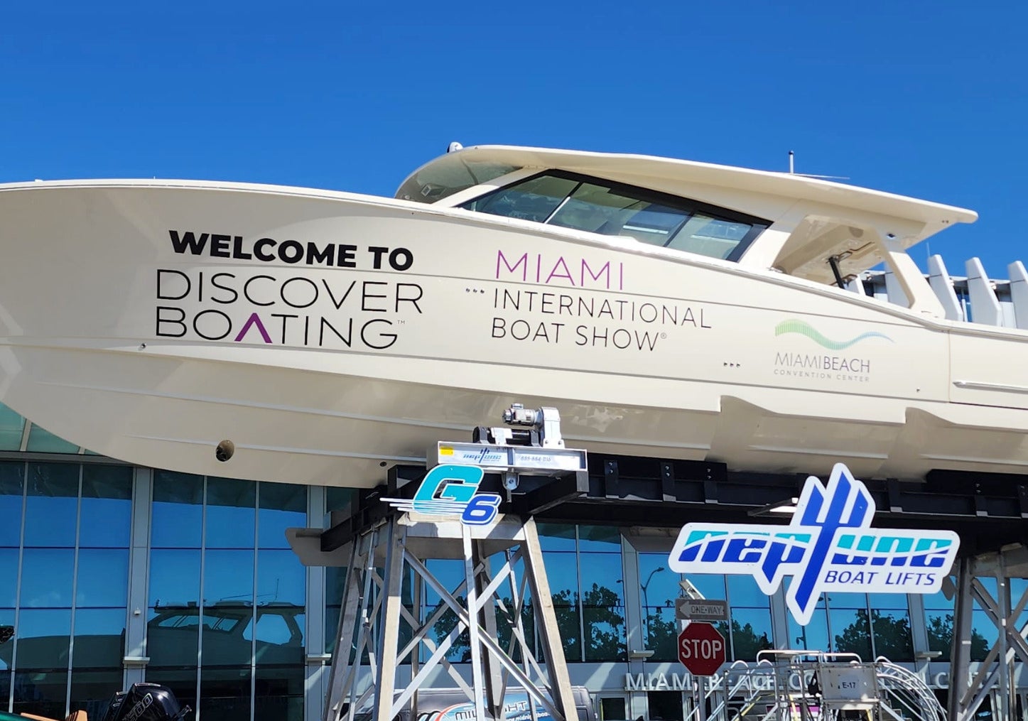 Custom Vinyl Decals Set the Scene for the 2025 Miami Boat Show
