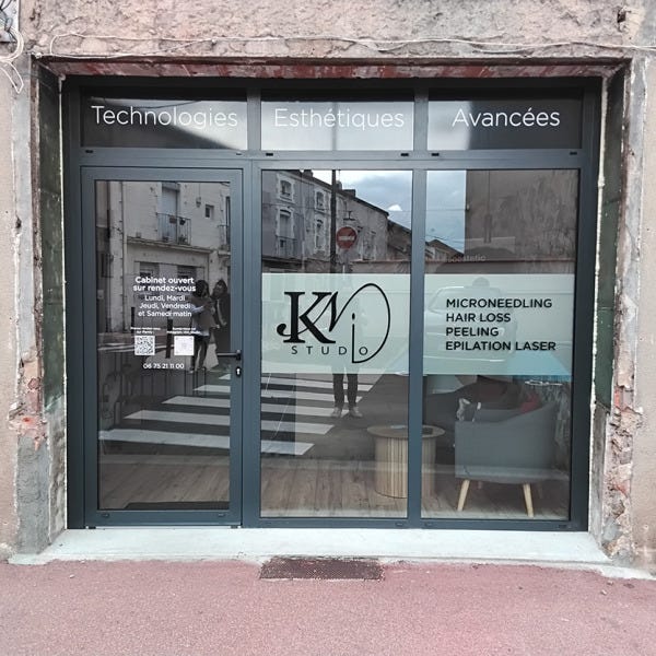2025-SIGNARAMA-SAINT-ETIENNE-KNI-STUDIO-MARQUAGE-VITRINE-FACE
