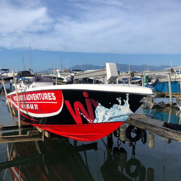 Habillage de bateau : un design qui flotte sur les vagues !