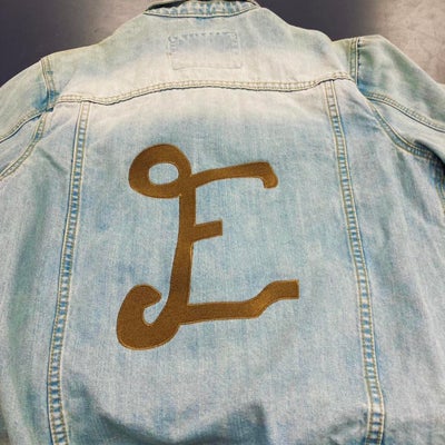 https://cdn.gorilladash.com/images/media/16321537/fully-promoted-usa-embroidered-jean-jacket-square-67b3cc99f2b3f.jpg?auto=webp&crop=1%3A1%2Csmart&width=400