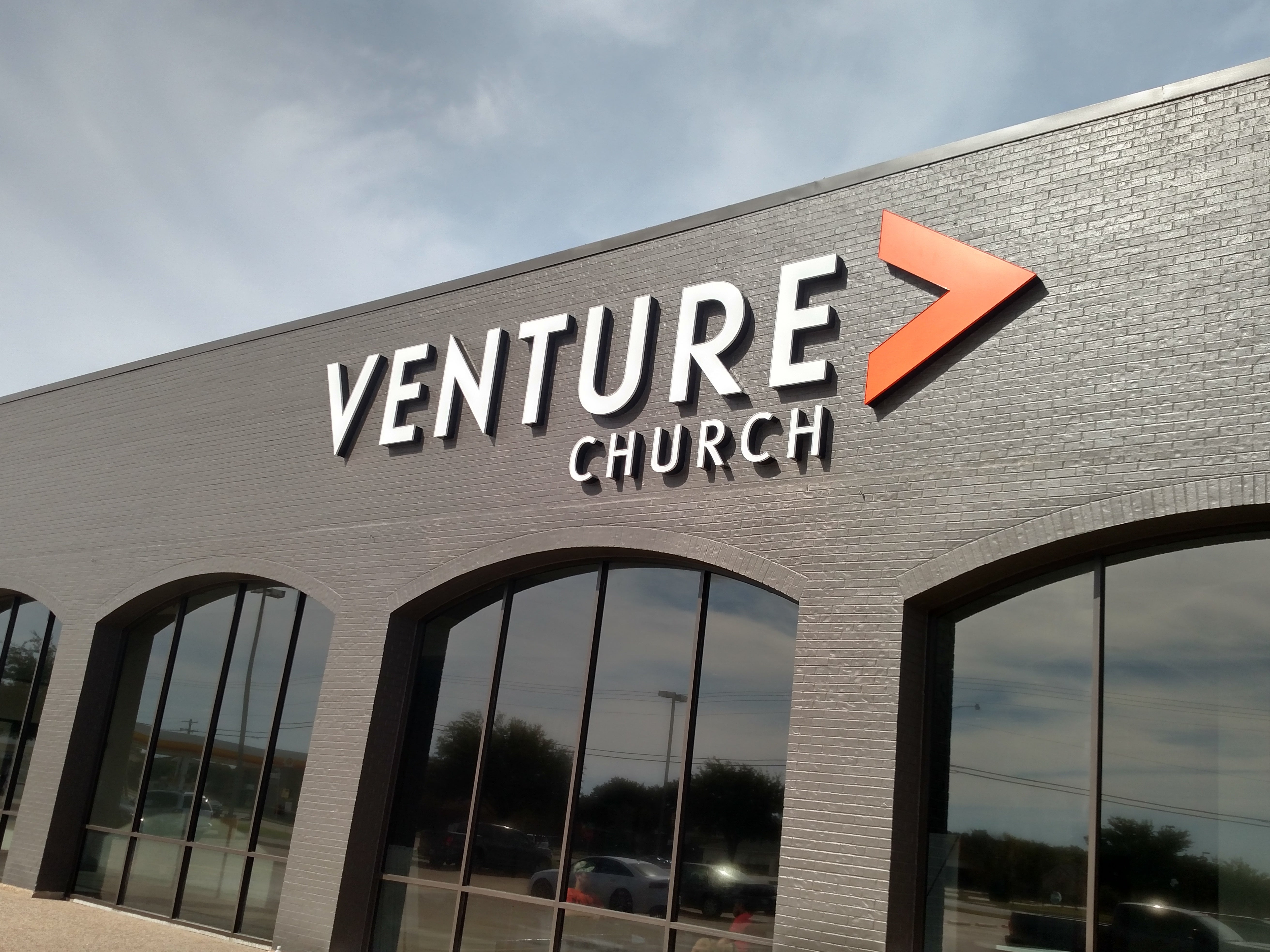 Custom Outdoor Signs for Business