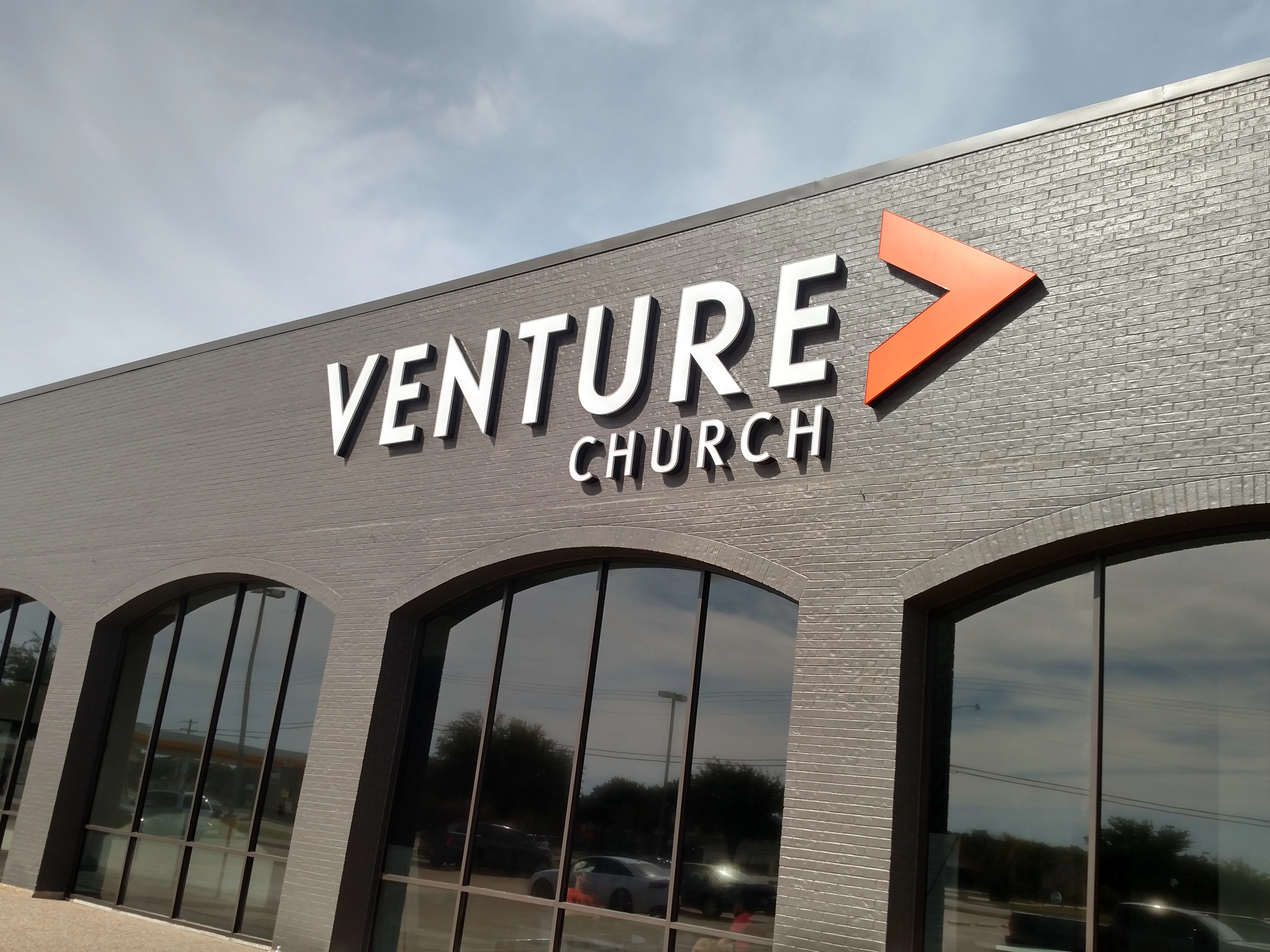 Custom Outdoor Signs for Business