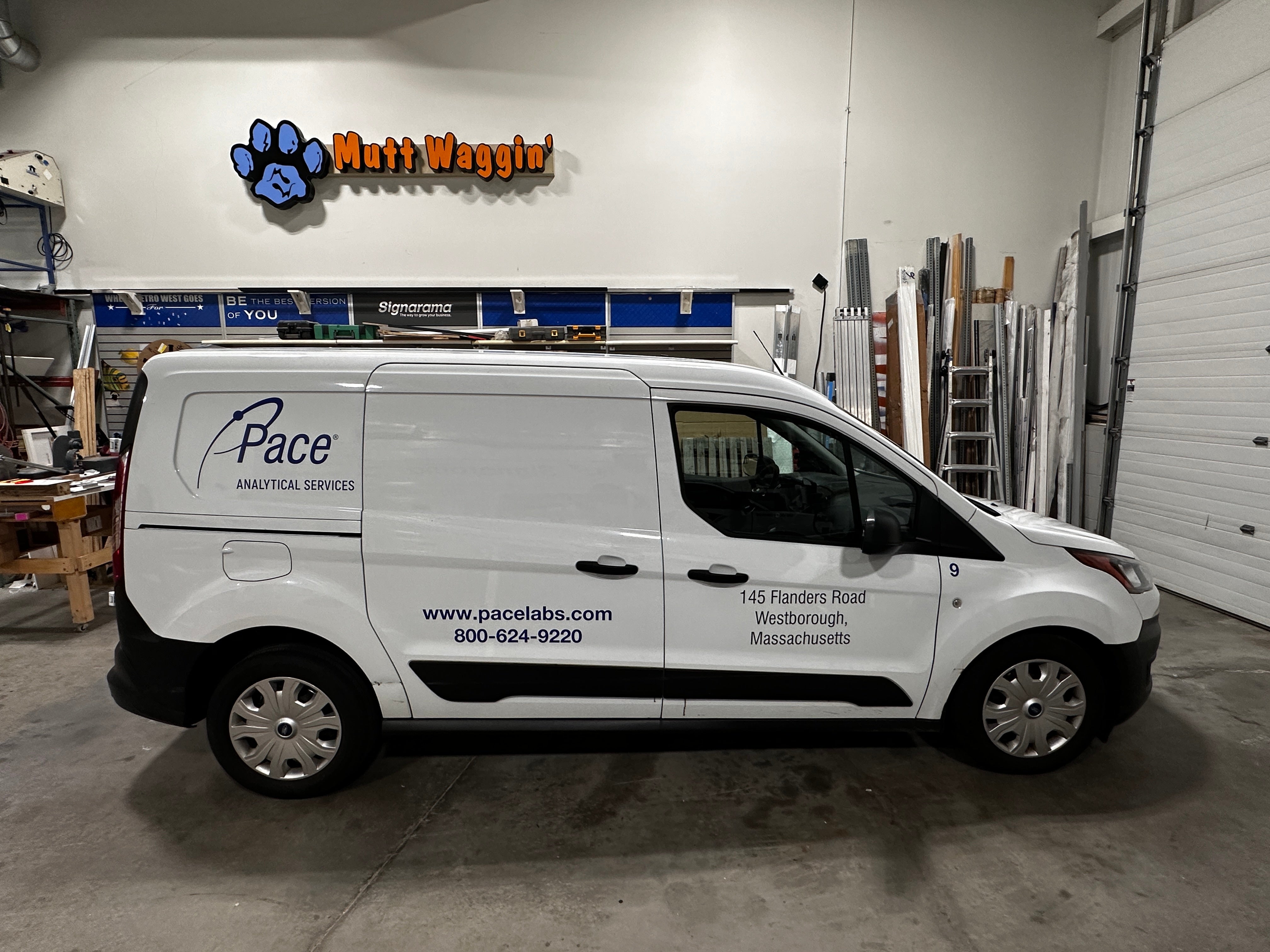fleet graphics lettering logo vehicle