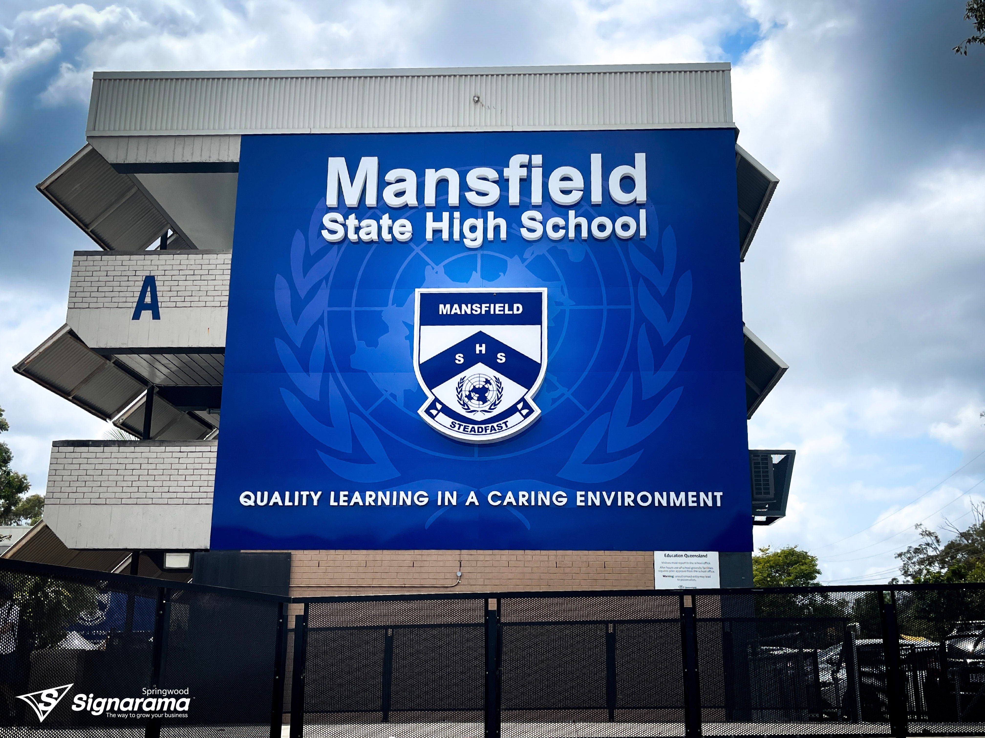 Mansfield SHS – illuminated signage