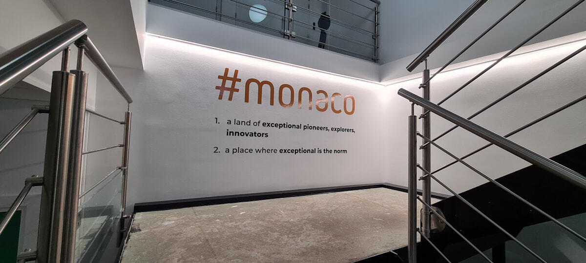 decoration adhesif mural chez monaco tech signarama saint laurent du var