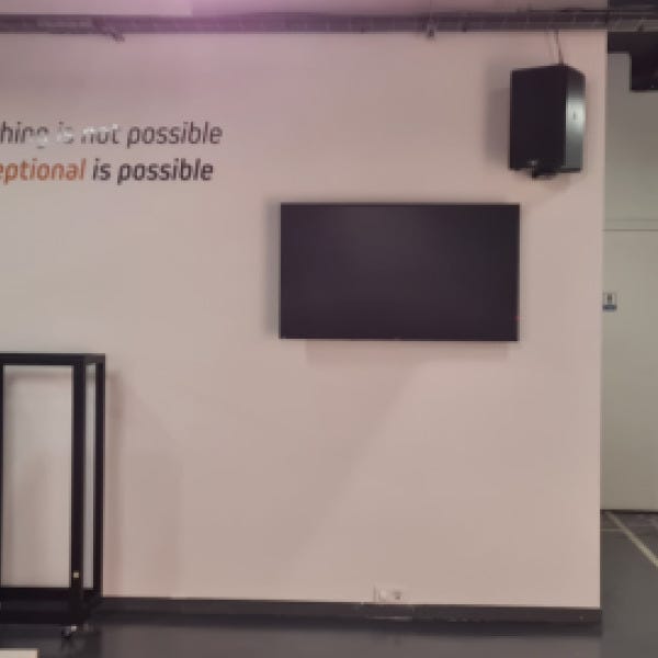 adhesif-mural-sur-mesure-monacotech-signarama-saint-laurent-du-var