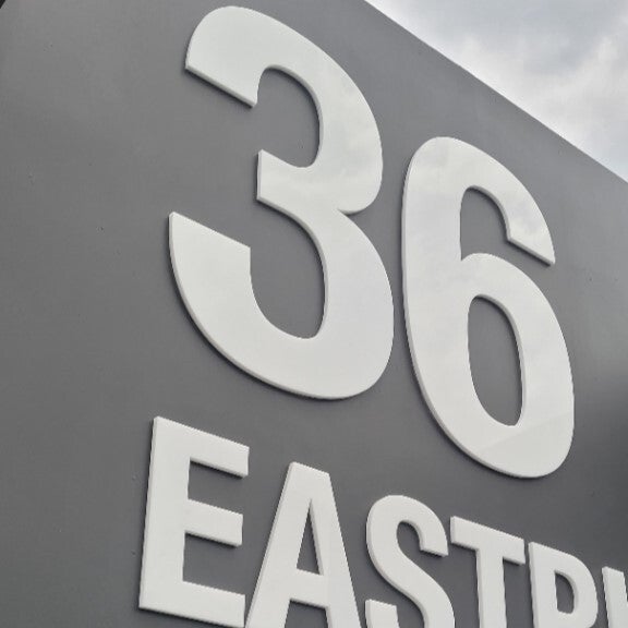 Make your warehouse easily found with large numbers