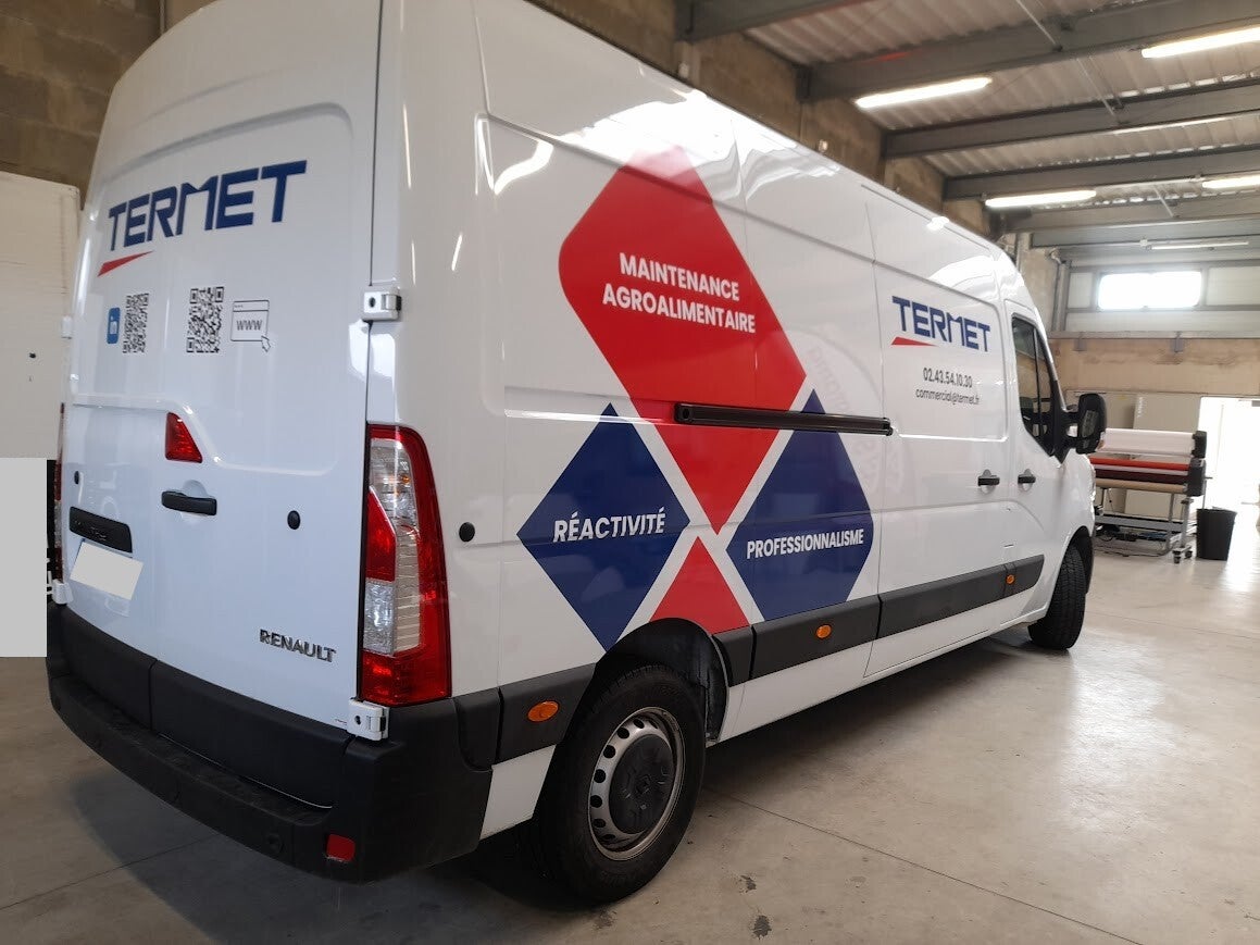 Marquage de 2 utilitaires pour Termet installé à Champagné