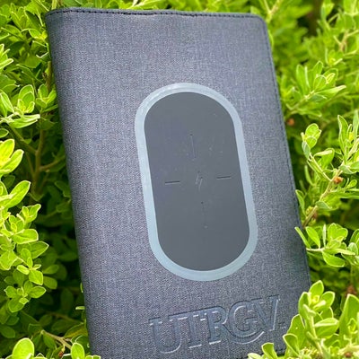 https://cdn.gorilladash.com/images/media/16414789/fully-promoted-usa-deboss-wireless-journal-square-67cb7d06cada8.jpg?auto=webp&crop=1%3A1%2Csmart&width=400