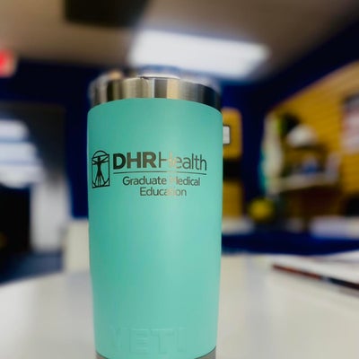 https://cdn.gorilladash.com/images/media/16450332/fully-promoted-usa-yeti-tumbler-square-67cf6fbd4fc3e.jpg?auto=webp&crop=1%3A1%2Csmart&width=400