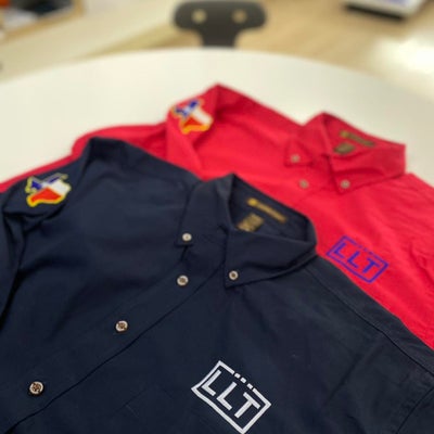 https://cdn.gorilladash.com/images/media/16457375/fully-promoted-usa-texas-logo-embroidered-on-a-branded-shirt-square-67d20e657e004.jpg?auto=webp&crop=1%3A1%2Csmart&width=400