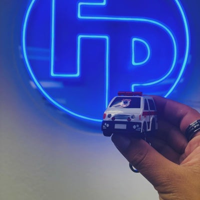 https://cdn.gorilladash.com/images/media/16459788/fully-promoted-usa-ambulance-keychains-square-67d35d8b2fe17.jpg?auto=webp&crop=1%3A1%2Csmart&width=400