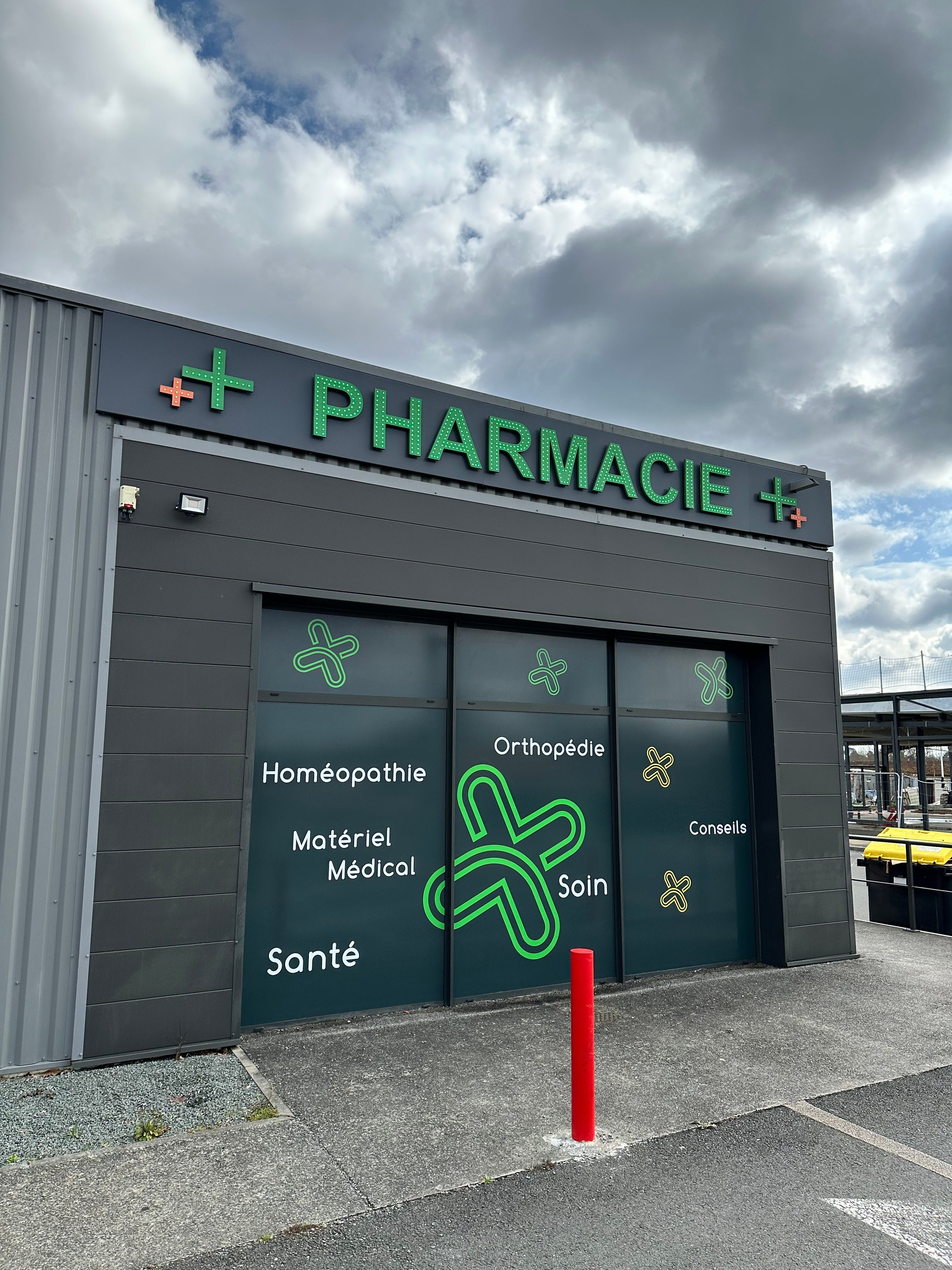 Vitrine pharmacie de Sallebœuf