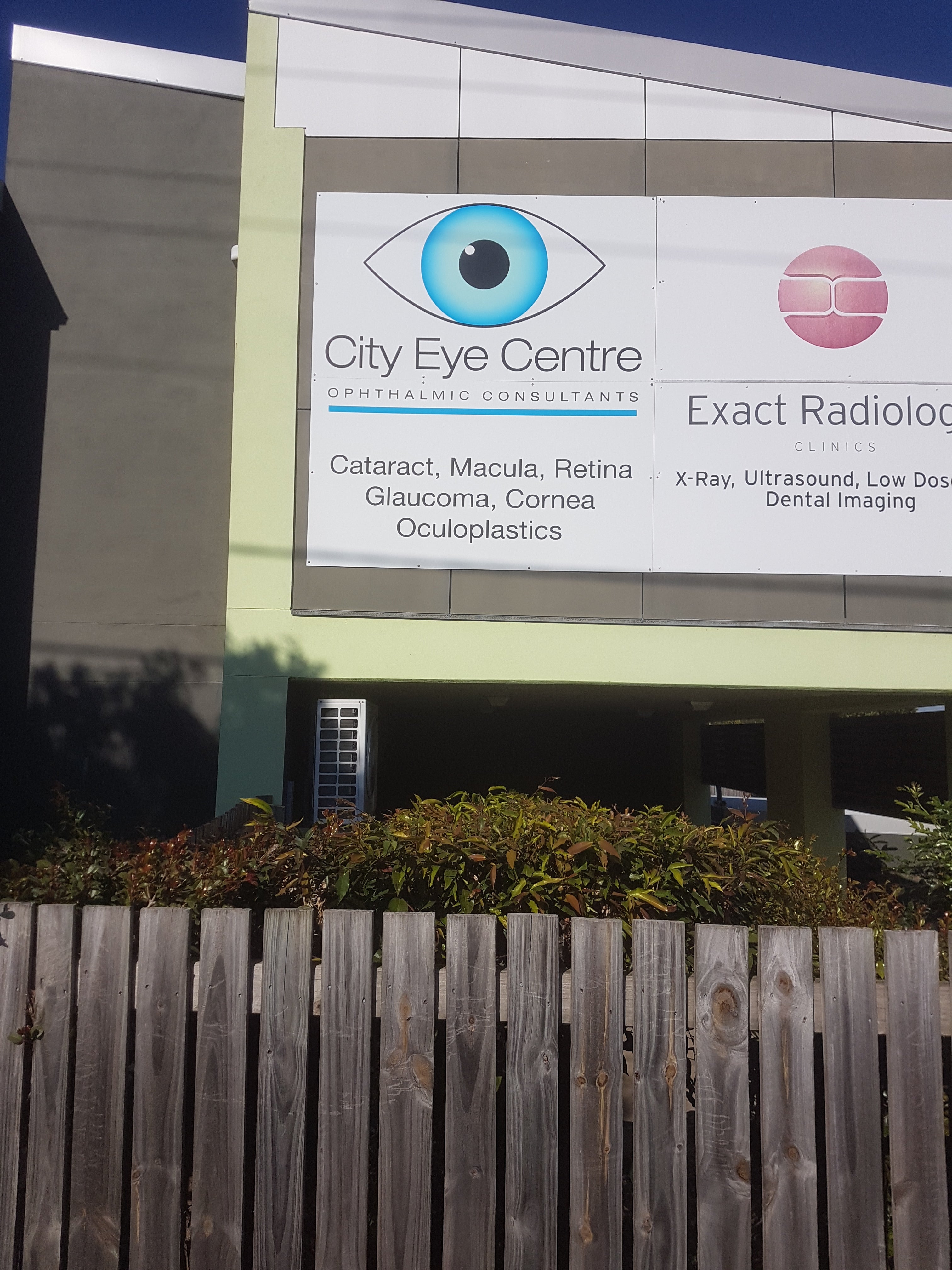 Eye catching signage for this ophthalmic practice.